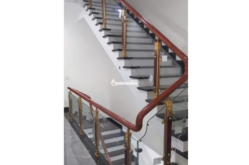 Nhà mình cho thuê nhà mới, căn góc, Thái Hà; vỉa hè 114m2* 5T- 46 Tr